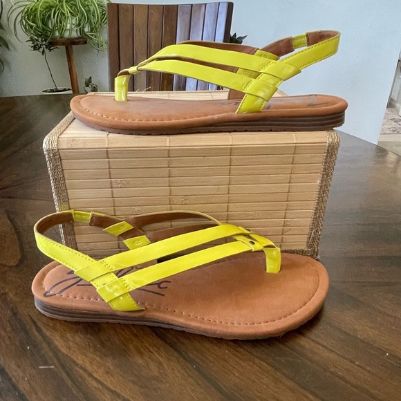 Zodiac Shoes - Zodiac Yasmin Slip On Stretch Thong Sandals Yellow Size 9